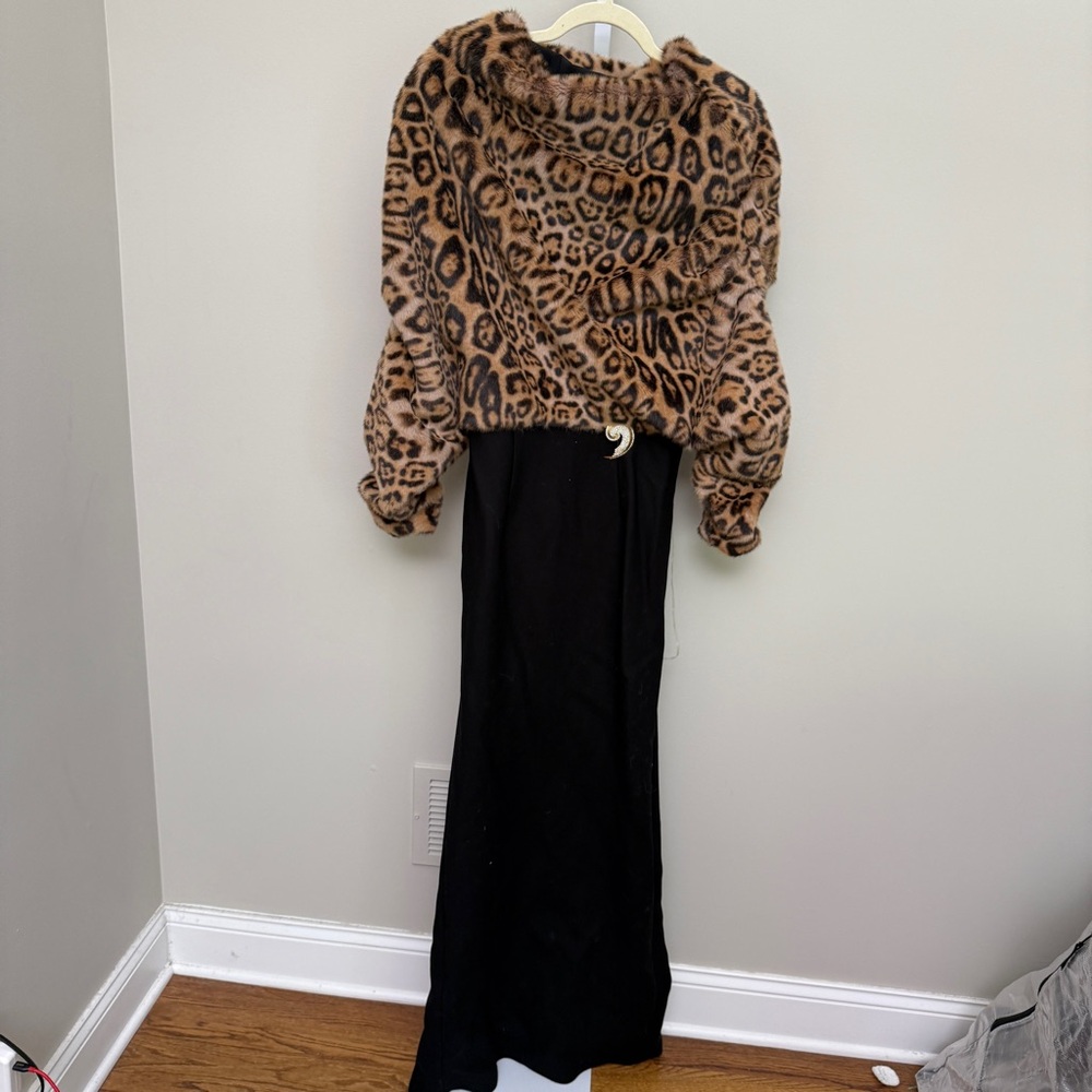 Leopard Print Long Sleeve Top with Black Maxi Skirt